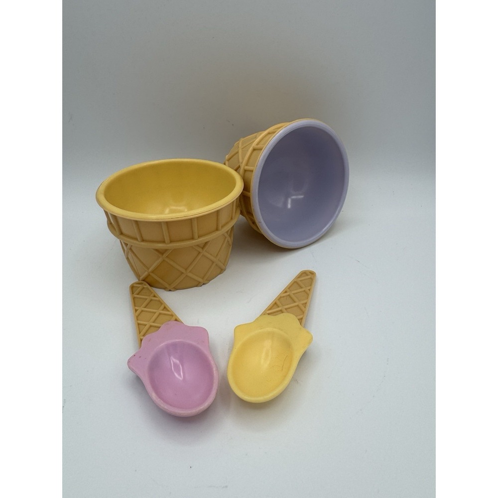 Avon Sweet Scoops Ice Cream Cone Set Of 2 Bowls with 2 Spoons Vintage Wafflecone